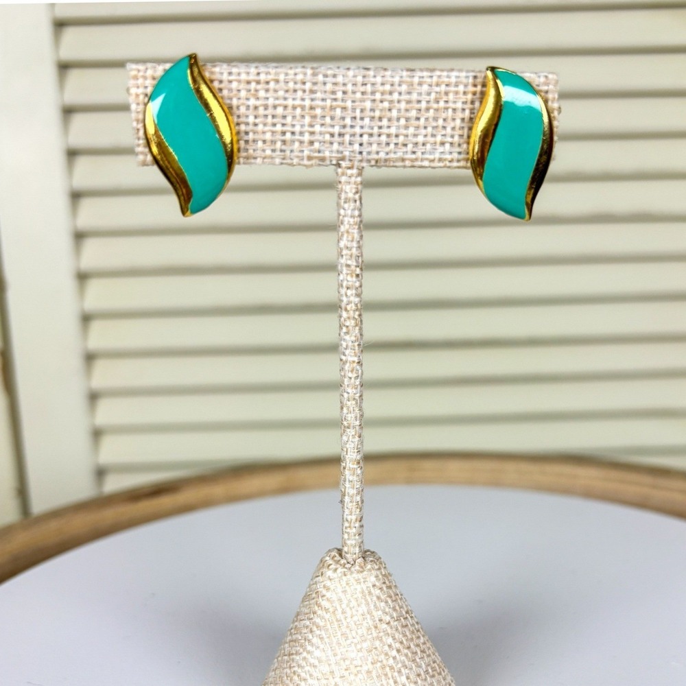 Vintage Teal Green Enamel Gold Tone Wave Stud Earrings Modernist Sculptural